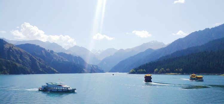 阿米尔湖景餐厅