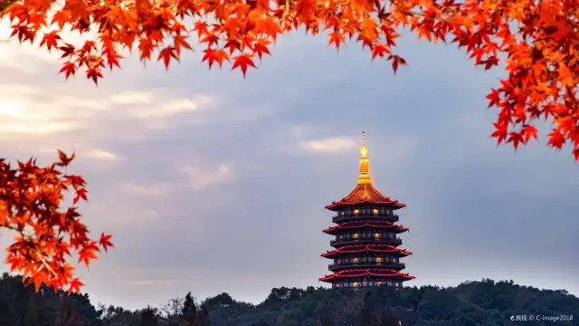 Hotels near Leifeng Tower