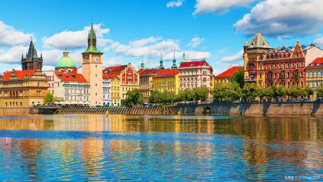 Hotels near Old Town
