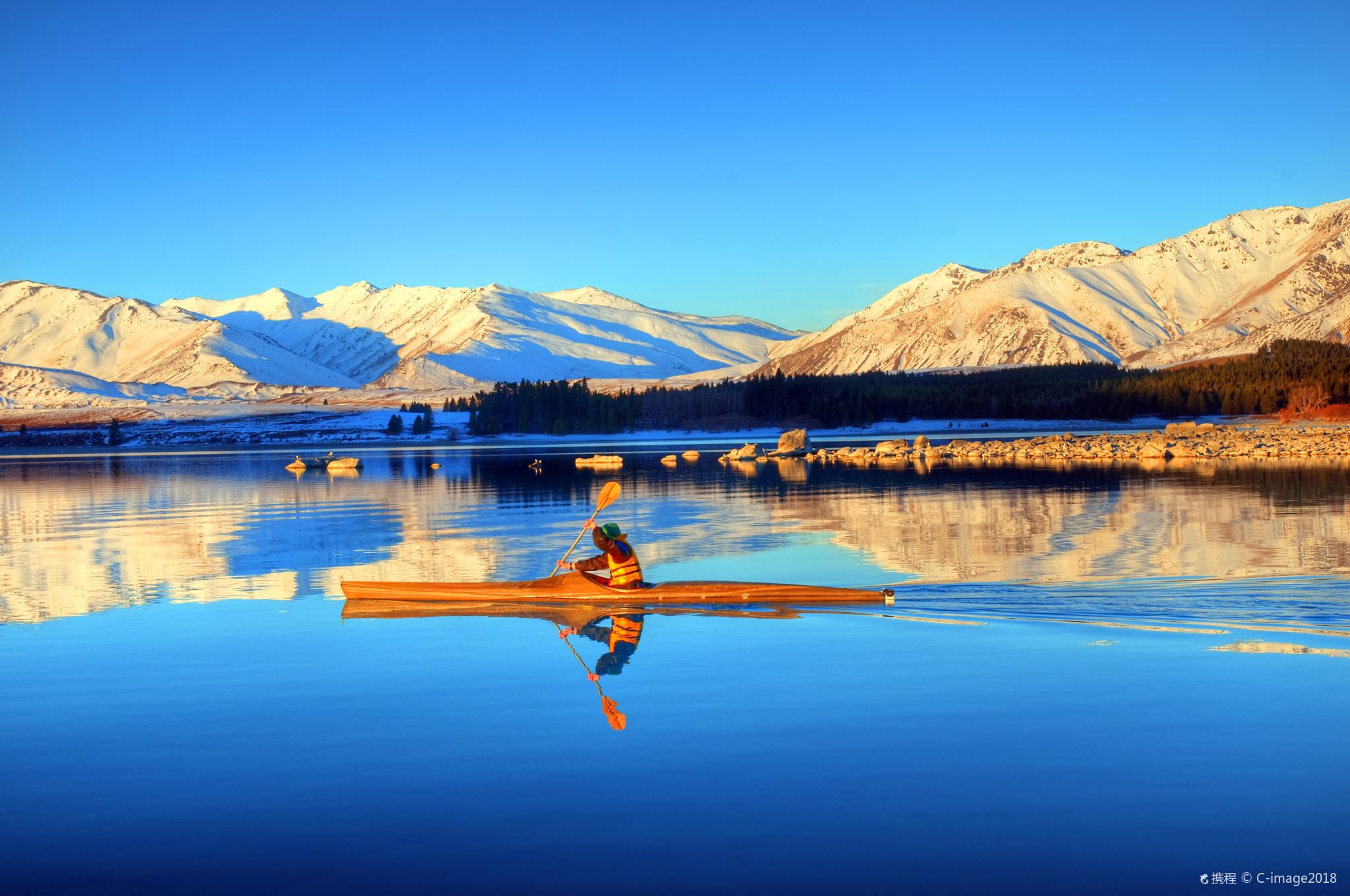 Christchurch round-trip + Aoraki / Mount Cook + Lake Tekapo + Church of the Good Shepherd + Lake Pukaki 1-day tour