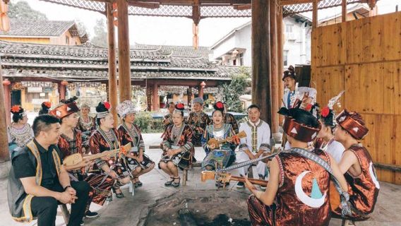 Dong Song and Dance Performances in Tongren