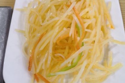 贝之尔铁锅焖面店(恒泰综合楼店)