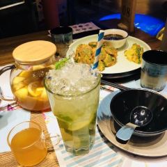 Hutaoliyinyue Bar User Photo