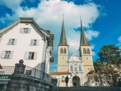 Court Church of St. Leodegar