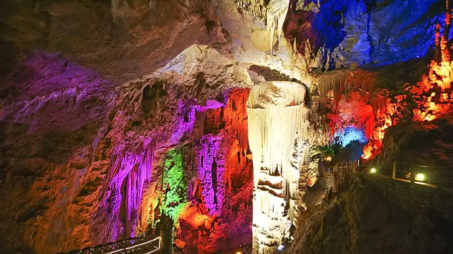 Wuxi County Lingwu Cave
