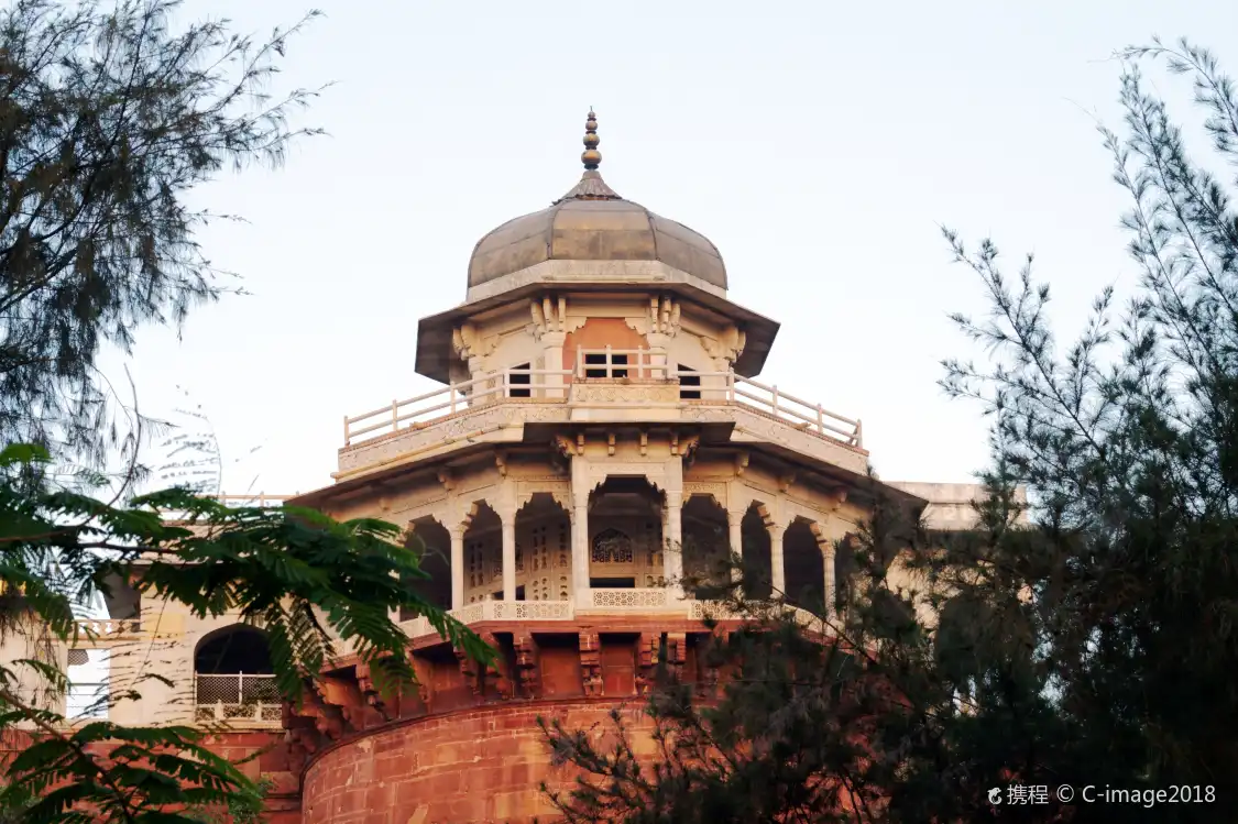 Các khách sạn gần Shah Burj