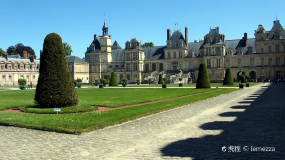 Tour 1 ngày Bordeaux + Saint-Émilion + Château Cheval Blanc tại Pháp