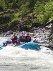 RiverRun Rafting