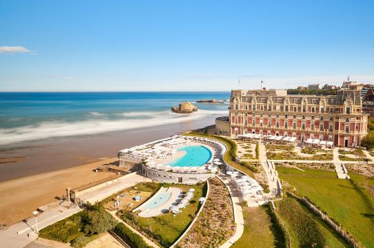 Compare 5 airports near Biarritz