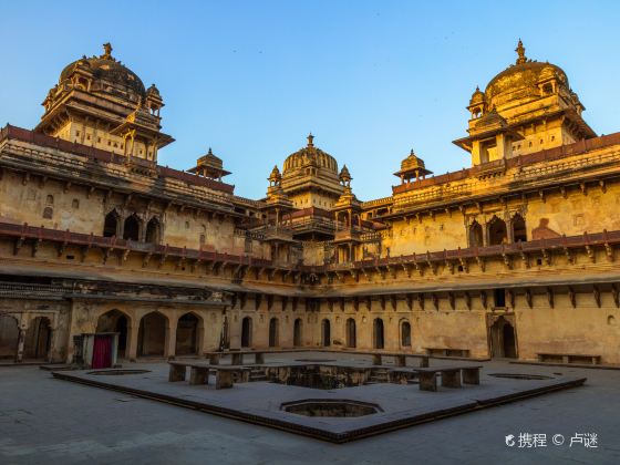 Orchha Fort and contact for cycling as well