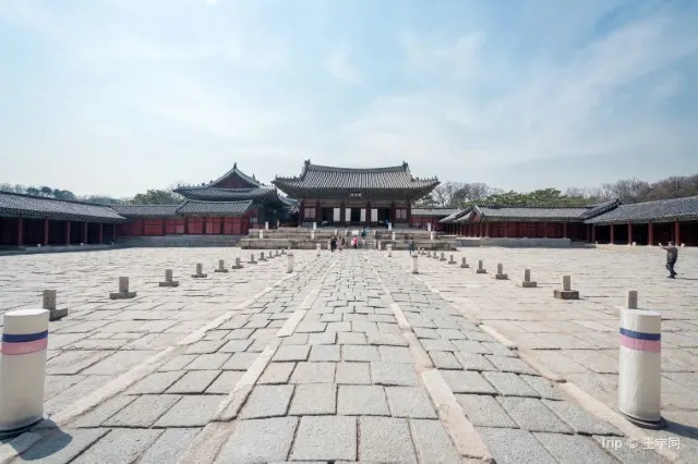 12 Historical Sites That Worth Visiting in Seoul 