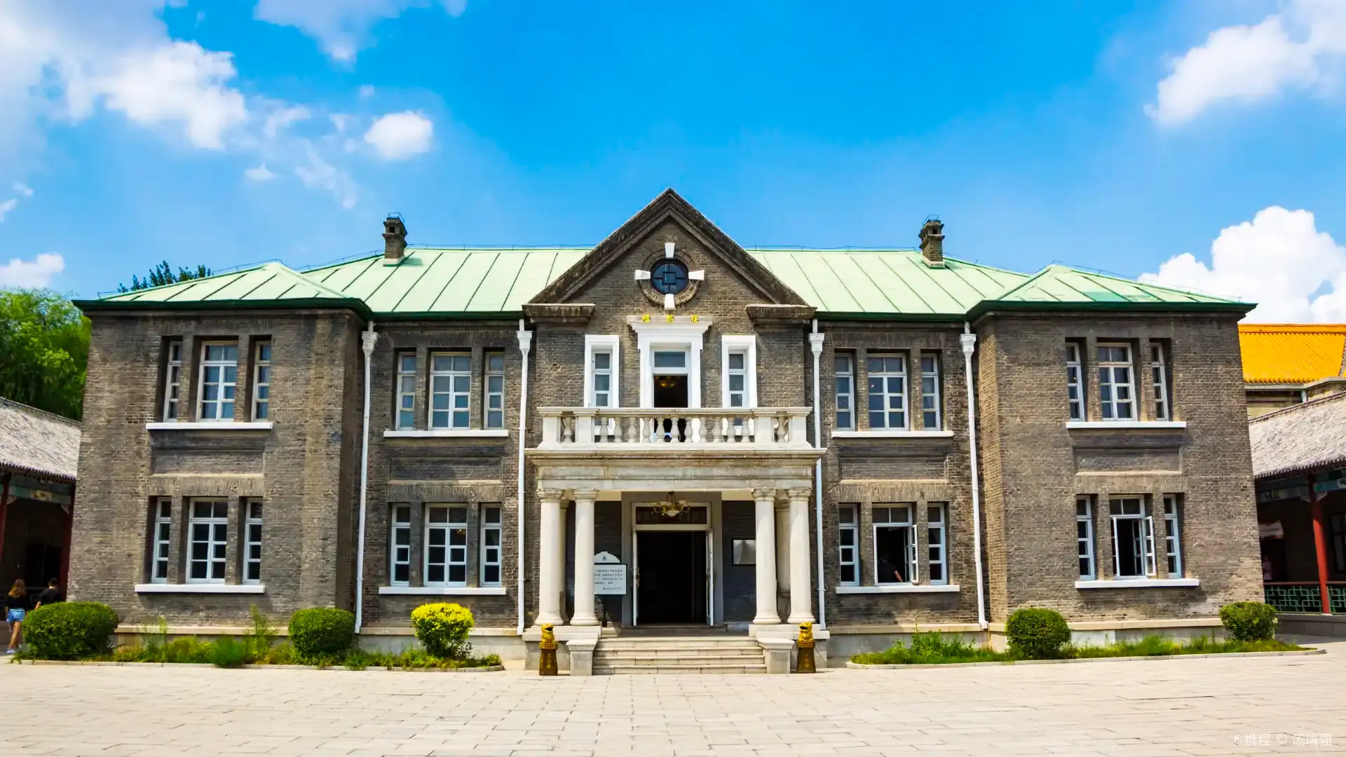 Hotels near Jixi Building
