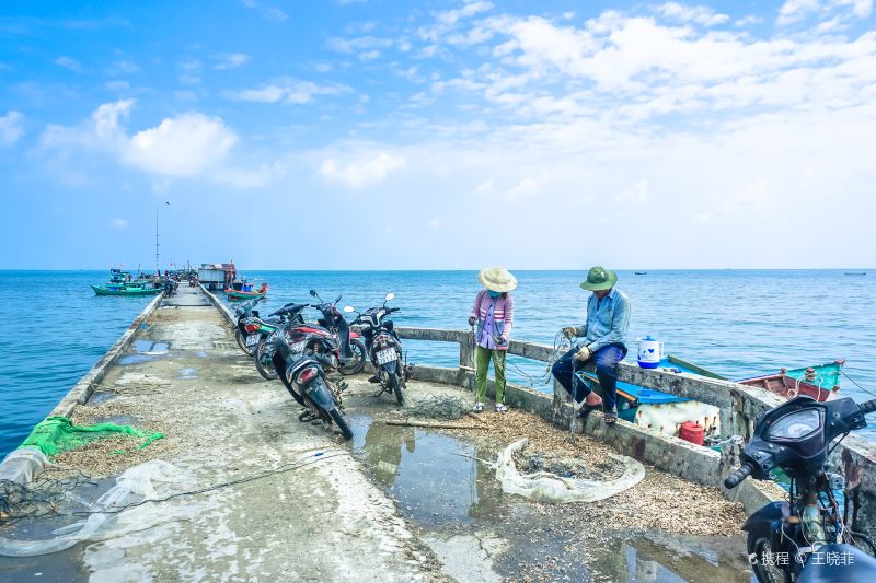 Làng chài Hàm Ninh