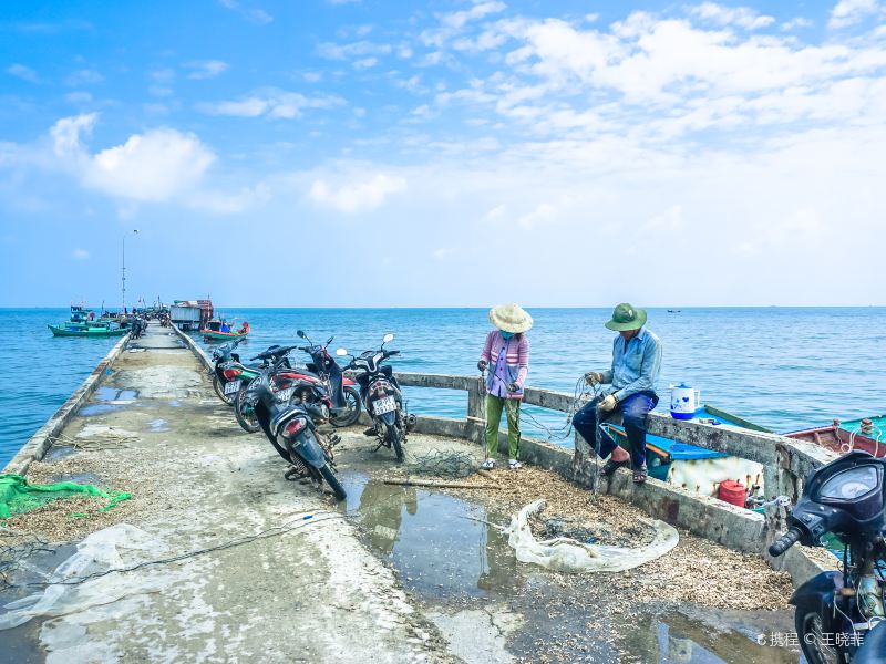 Làng chài Hàm Ninh