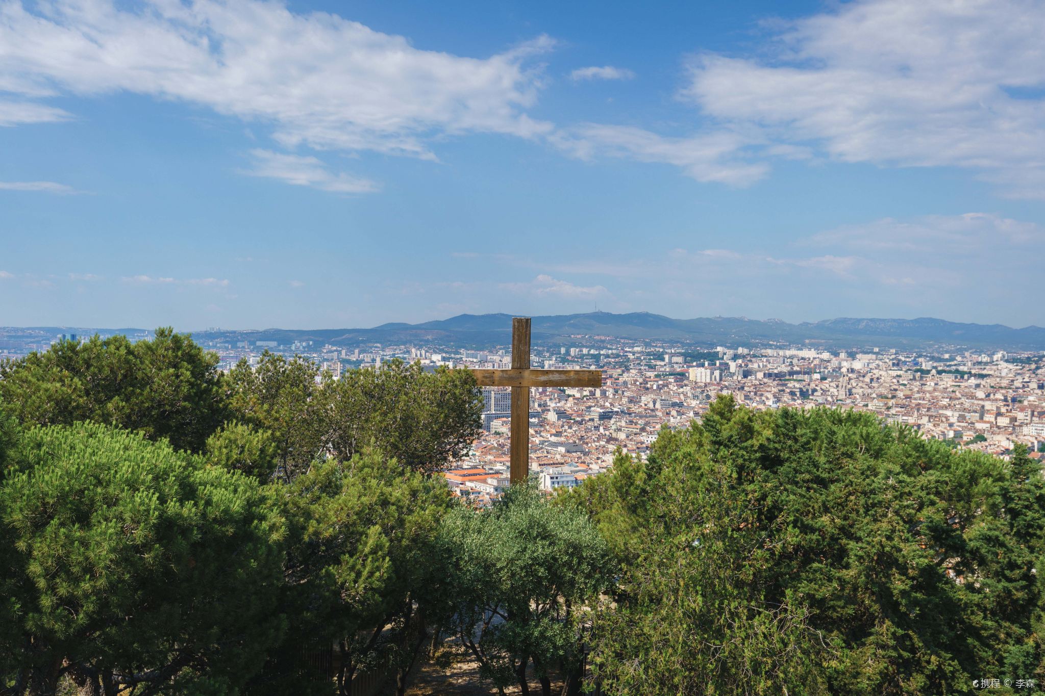 Parc national des Calanques + Old Port of Marseille + Basilica of Notre-Dame-of-la-Garde at Marseille day tour