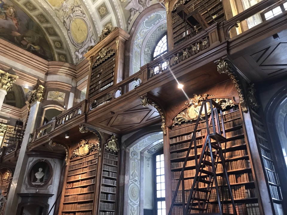 ウィーン オーストリア国立図書館 評判 案内 トリップドットコム