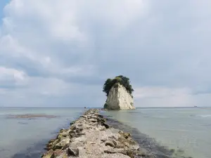 見附島