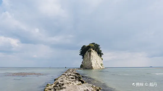 見附島