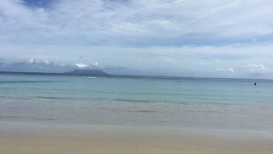 马埃岛的布法隆沙滩是这里最优美的海滩，这里的沙滩非常的开阔，