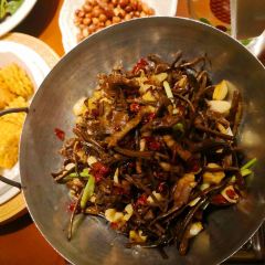 人和堂沪吉农家菜(云上草原大竹海店) User Photo