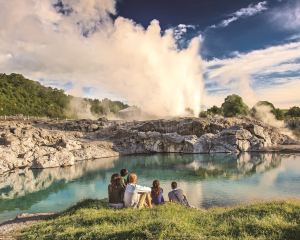 香港-羅託魯瓦 機票酒店 自由行