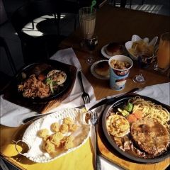 QI RE ZI HONG BEI GONG FANG YANG SHAO DA JIE DIAN User Photo
