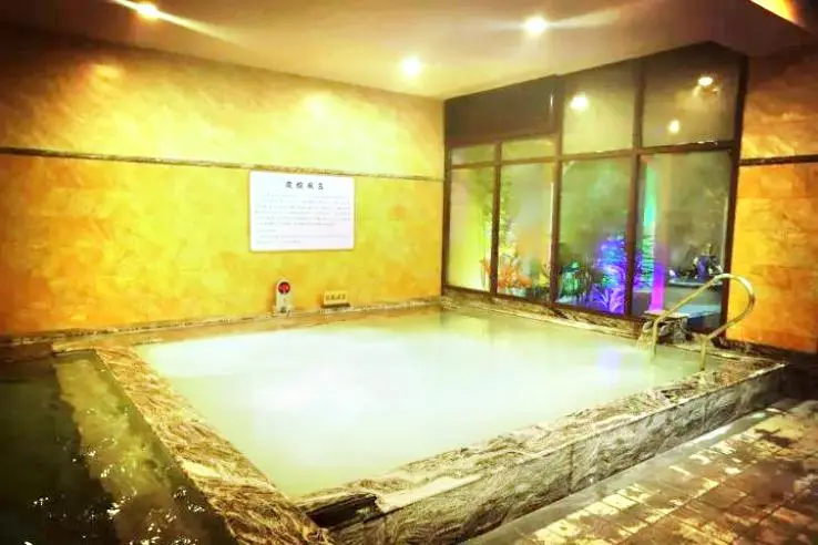 Yujianghu Hot Spring