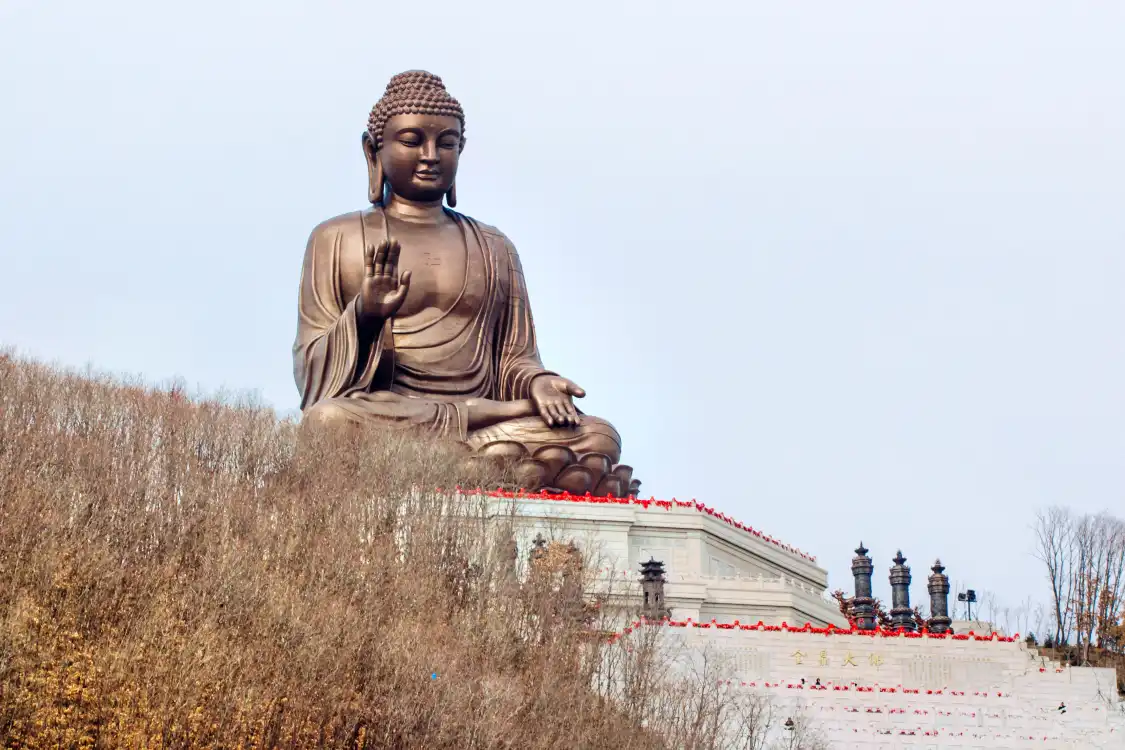 Hotels near Dunhua Gold Peak Giant Buddha