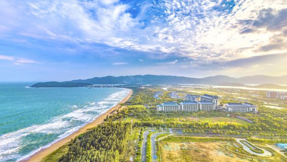 三亞海棠灣後海村帆船出海體驗【海上游後海村+可選拼船/包船】