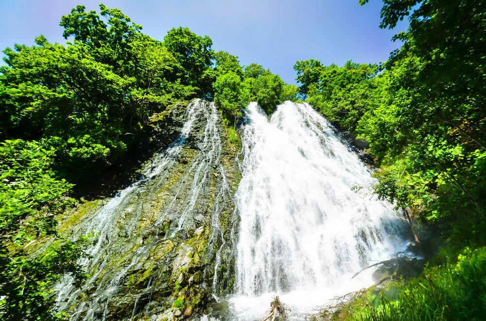 Oshinkoshin Falls