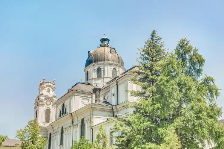 Hotels in der Nähe von Kollegienkirche