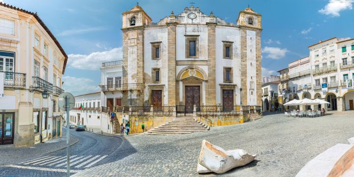Praça do Giraldo‎