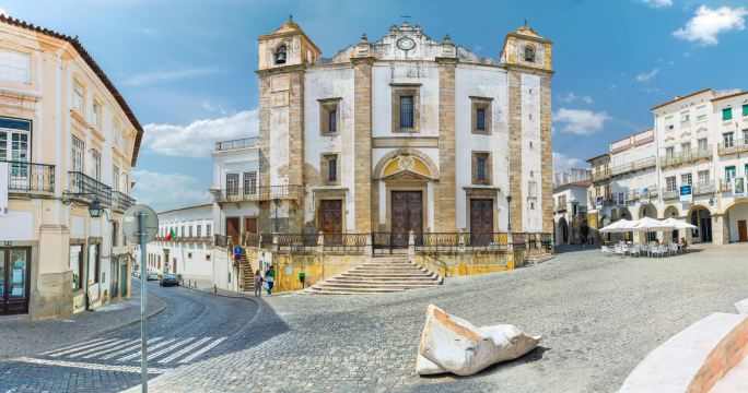 Giraldo Square