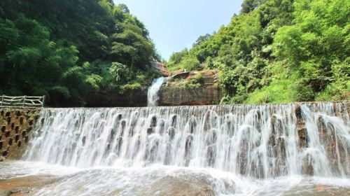 Shihai Dongxiang (Stone Sea & Land of Caves)