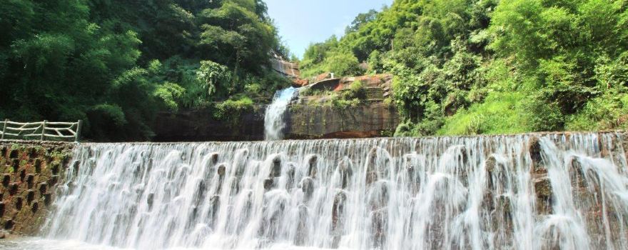 Shihai Dongxiang (Stone Sea & Land of Caves)