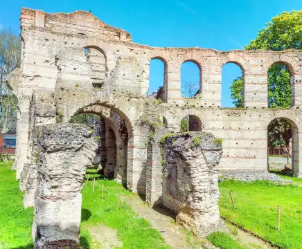 โรงแรมใกล้พาเลสกาลิออน