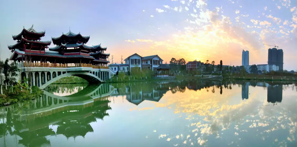 Hotels near Tiandongxian Chengxi Wetland Park