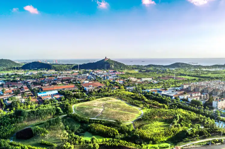 Hotels near Junshan Mountain
