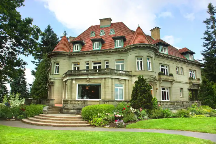 Hotel dekat Pittock Mansion