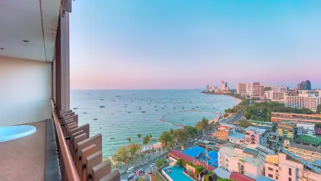 Hotels near Beach Rd