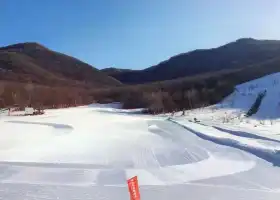 Panshishi Lianhua Mountain Ski Field