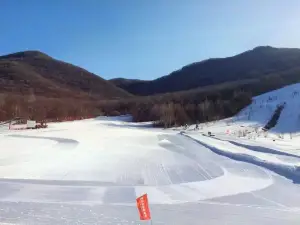 磐石市蓮花山滑雪場