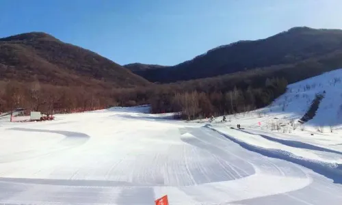 Panshishi Lianhua Mountain Ski Field