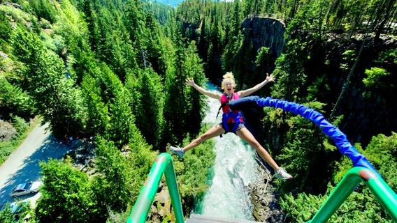 Whistler Bungee Office