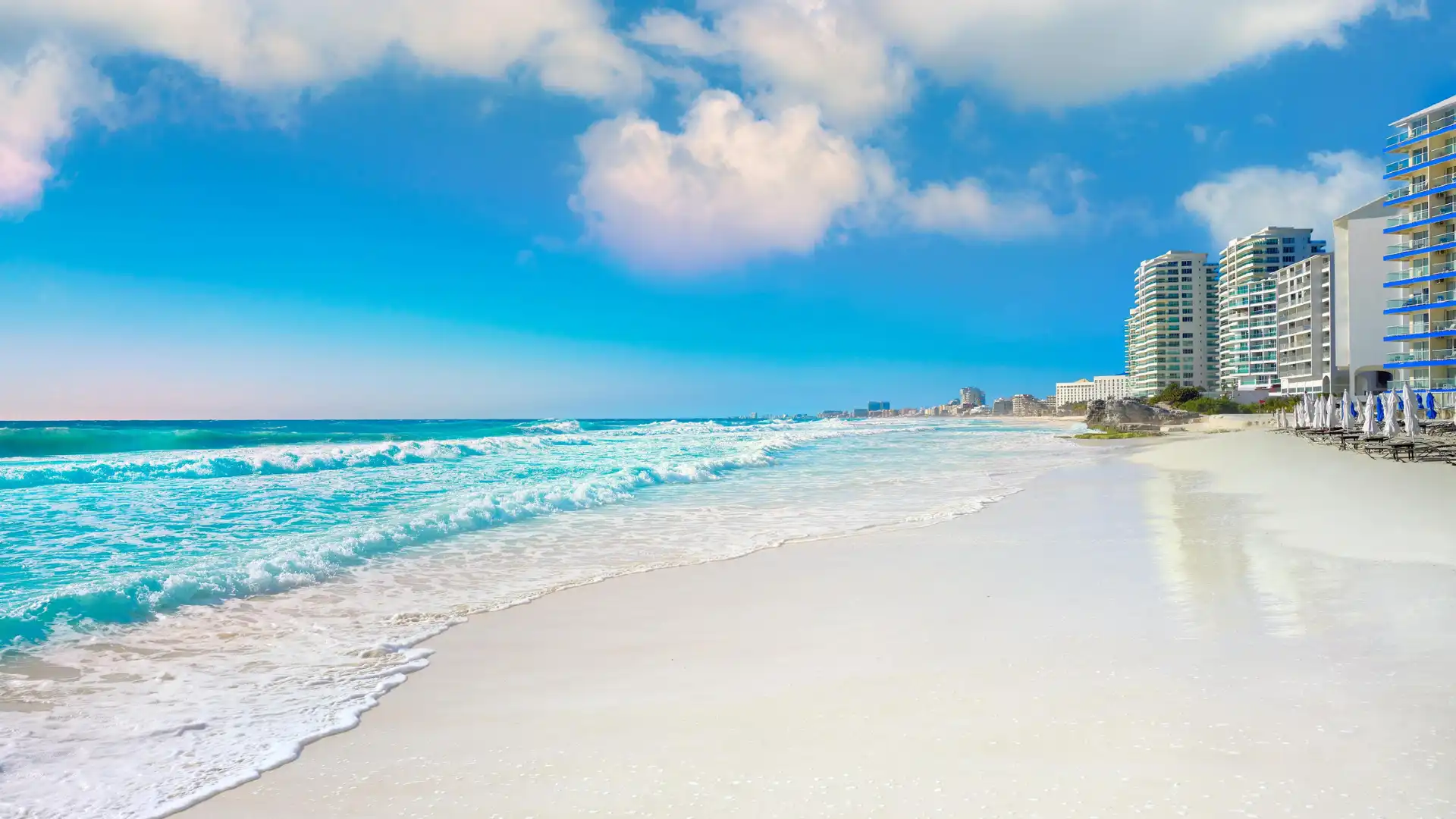 Hotels near Playa Gaviota Azul