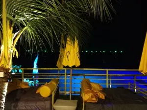 Yellow Beach Cafe