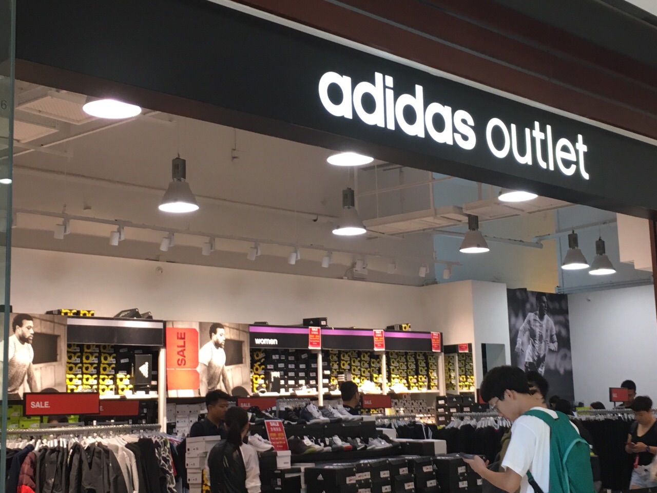 Adidas Factory Outlets travel guidebook –must visit attractions in Hong Kong  – Adidas Factory Outlets nearby recommendation – Trip.com