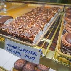 Mike's Pastry User Photo