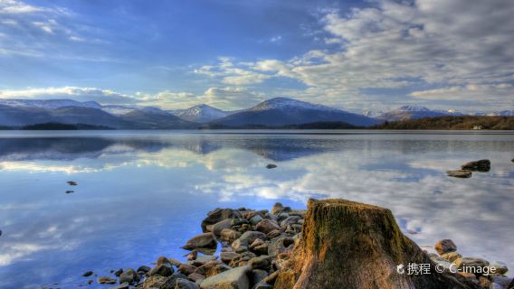 ทัวร์วันเดียว/ทัวร์หลายวัน ของทะเลสาบโลมอนด์ + ปราสาทสเตอร์ลิง + ม้ายักษ์หุ้มเกราะ ในสหราชอาณาจักร