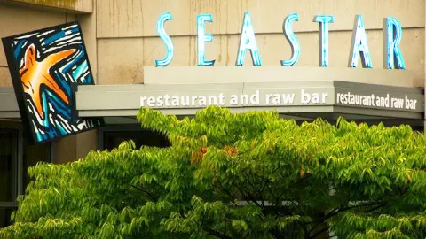 Seastar Restaurant & Raw Bar in ベルビュー